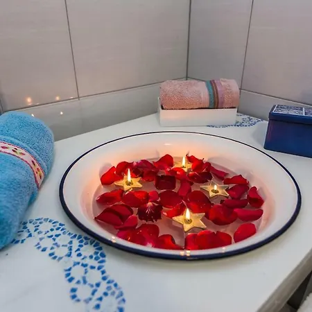Apartment In Benkovac With A Hot Tub דירה *