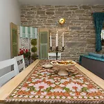 Apartment In Benkovac With A Hot Tub