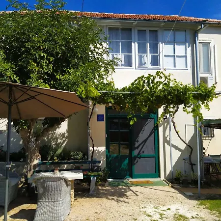 Apartment In Benkovac With A Hot Tub بنكوفاتش